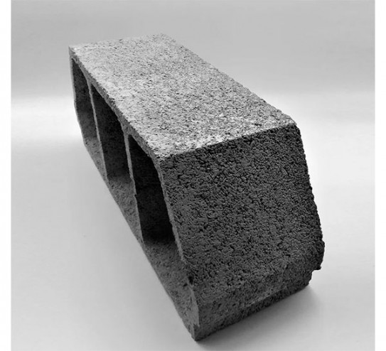 alt=